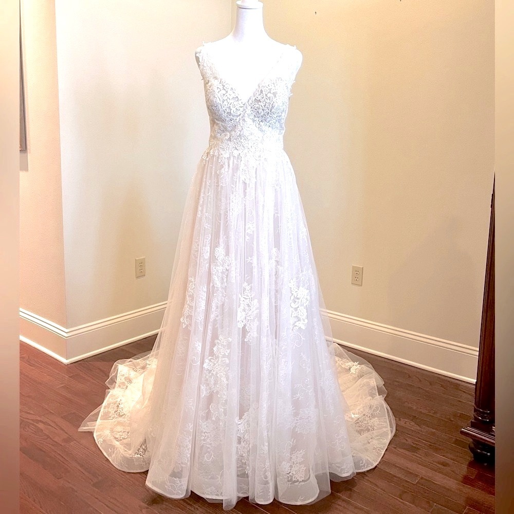 Stella York Ivory Lace Bridal Gown